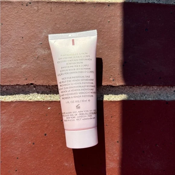 Origins Skincare Set with Cream Pouch - Picture 6 of 6